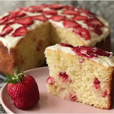 Low-Carb Strawberry Cake: Delicious & Easy Recipe